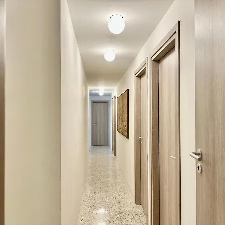 Hotel apartamentowy Navigli *