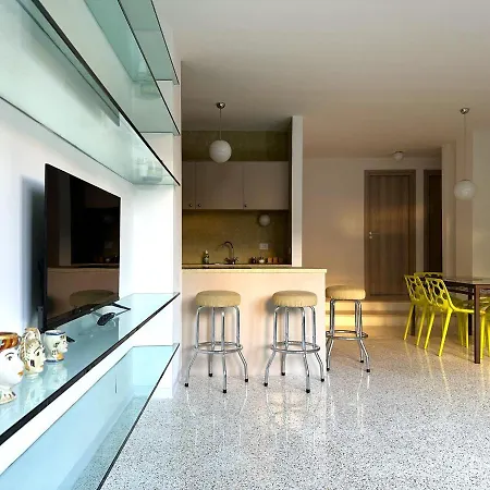 Hotel apartamentowy Navigli *